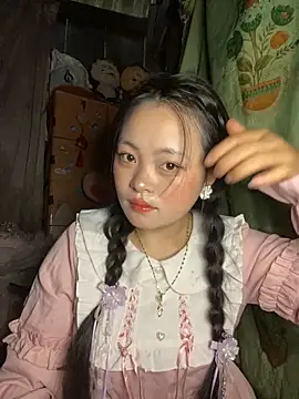 Julia-Elsa online show from 10/01/25, 03:23