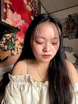 Julia-Elsa online show from 10/12/25, 04:33