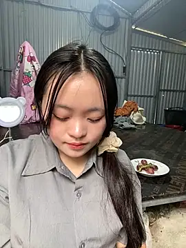 Julia-Elsa online show from 11/03/25, 06:03