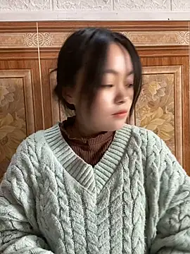 Julia-Elsa online show from 11/04/25, 04:00