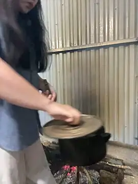 Julia-Elsa online show from 11/05/25, 11:32