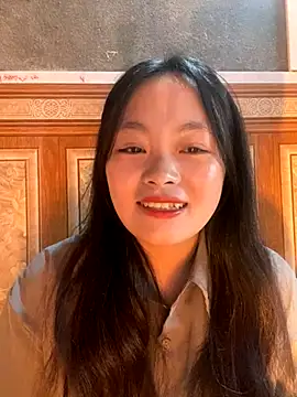 Julia-Elsa online show from 11/08/25, 07:19