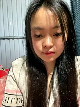 Julia-Elsa online show from 12/19/25, 04:47