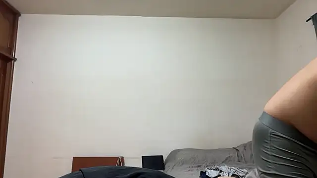 Foxfoxfox4 online show from 04/18/26, 02:54