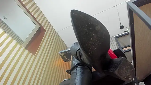 Snapshot of Scarlett_Barnes chatting on 03/26/26, 12:22 Scarlett Barnes online show from 03/26/26, 12:22