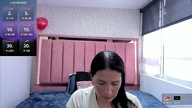 Snapshot of Barbara_fox__ chatting on 10/17/25, 12:08 Barbara fox online show from 10/17/25, 12:08