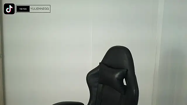 Yulienneg online show from 09/11/25, 04:01