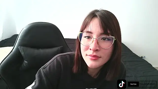 Yulienneg online show from 10/06/25, 09:23