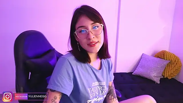 Yulienneg online show from 11/19/25, 02:44