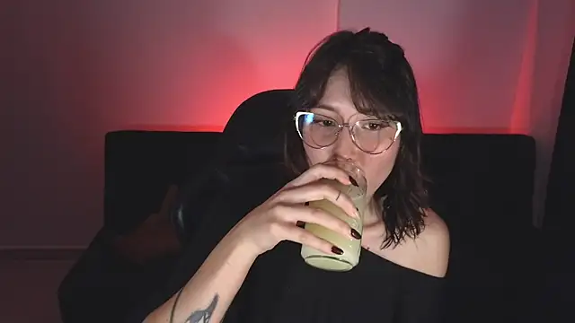 Yulienneg online show from 06/13/26, 03:04