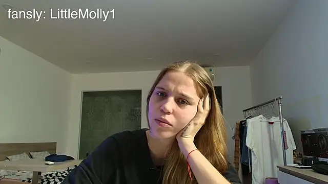littlemolly11 online show from 09/30/25, 11:04