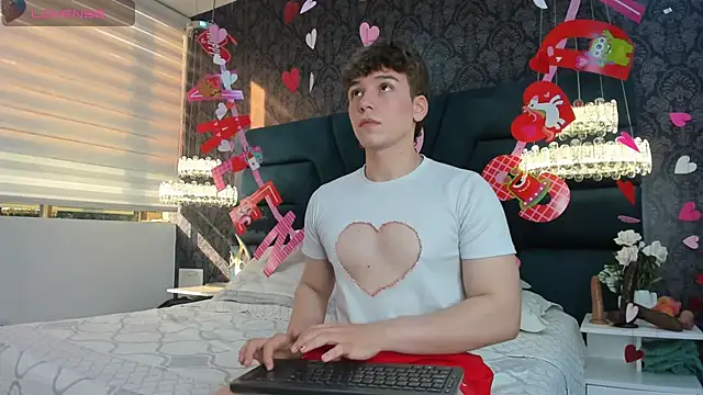 TaylerWhite online show from 02/14/26, 12:24