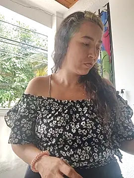 marly charm  online show from 10/17/25, 04:42