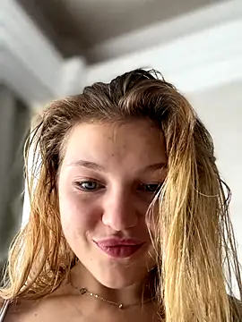 Emaline Fane online show from 10/18/25, 09:32