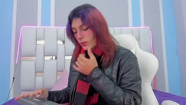 Snapshot of MilkWhore1 chatting on 11/04/25, 07:24 MilkWhore1 online show from 11/04/25, 07:24