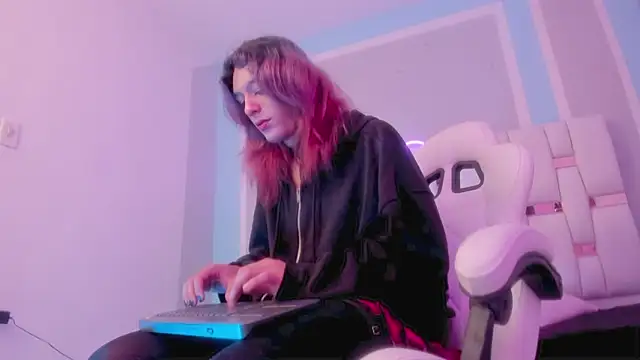 MilkWhore1 online show from 01/07/26, 08:00