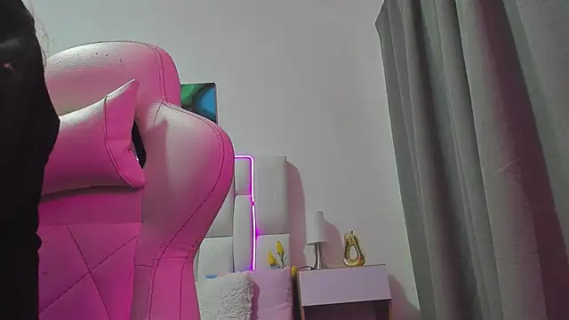 MilkWhore1 online show from 04/15/26, 06:59