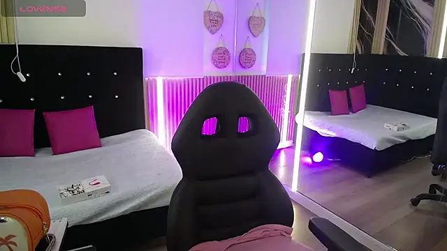 Mia garcia28 online show from 09/22/25, 07:38