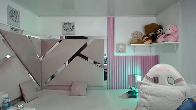 Mia garcia28 online show from 10/14/25, 07:58