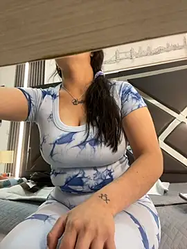 Mia garcia28 online show from 10/18/25, 07:58