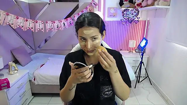 Mia garcia28 online show from 02/23/26, 07:55