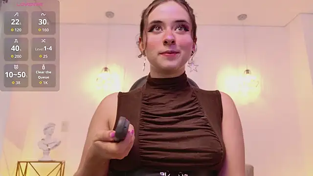 Snapshot of Mia_wee chatting on 09/19/25, 06:52 Mia wee online show from 09/19/25, 06:52