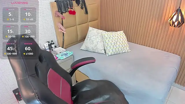 Snapshot of Isisleroy1 chatting on 09/09/25, 03:06 Isisleroy1 online show from 09/09/25, 03:06