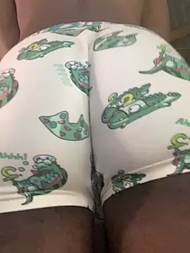 Snapshot of Eyebrows12 chatting on 04/03/26, 10:08 Eyebrows12 online show from 04/03/26, 10:08