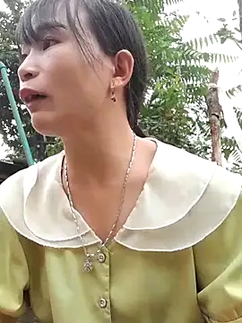 Snapshot of Sunyinn chatting on 09/15/25, 10:48 Sunyinn online show from 09/15/25, 10:48