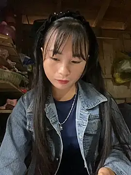 Snapshot of Sunyinn chatting on 09/29/25, 12:49 Sunyinn online show from 09/29/25, 12:49