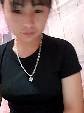 Snapshot of Sunyinn chatting on 10/14/25, 05:19 Sunyinn online show from 10/14/25, 05:19