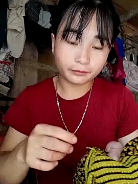 Snapshot of Sunyinn chatting on 10/28/25, 07:56 Sunyinn online show from 10/28/25, 07:56