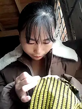 Snapshot of Sunyinn chatting on 10/29/25, 12:35 Sunyinn online show from 10/29/25, 12:35