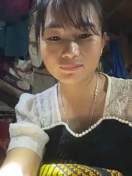 Snapshot of Sunyinn chatting on 10/30/25, 01:01 Sunyinn online show from 10/30/25, 01:01