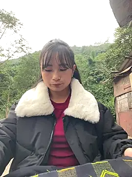 Snapshot of Sunyinn chatting on 11/22/25, 09:19 Sunyinn online show from 11/22/25, 09:19