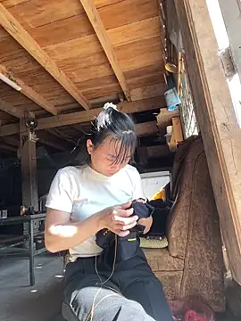 Snapshot of Sunyinn chatting on 11/25/25, 05:51 Sunyinn online show from 11/25/25, 05:51