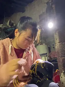 Snapshot of Sunyinn chatting on 12/18/25, 01:44 Sunyinn online show from 12/18/25, 01:44