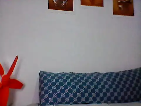 nhayasquirt online show from 10/14/25, 10:05