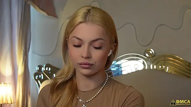 kellypeachcake online show from 10/24/25, 05:37