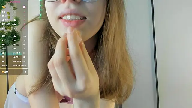 Xonalenei online show from 02/06/26, 08:12