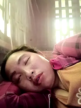 PhamPhung online show from 10/18/25, 06:48