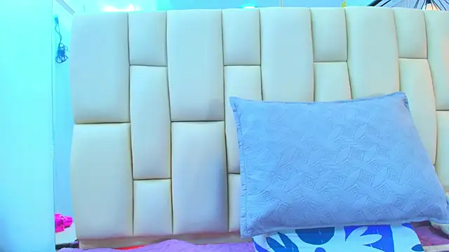 sweet amye online show from 10/18/25, 07:14