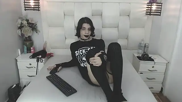 Snapshot of Atley_Dolly chatting on 09/18/25, 10:34 Atley Dolly online show from 09/18/25, 10:34