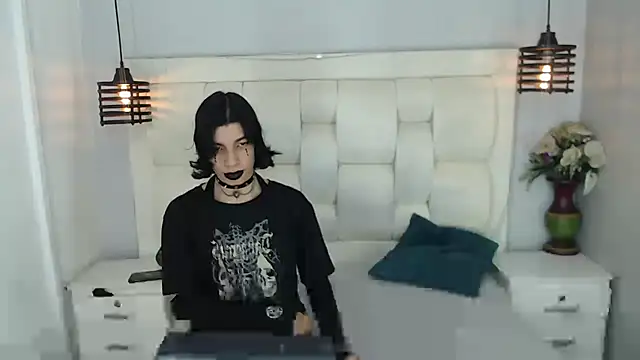 Snapshot of Atley_Dolly chatting on 10/08/25, 09:23 Atley Dolly online show from 10/08/25, 09:23