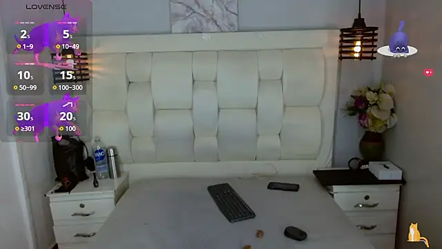 Snapshot of Atley_Dolly chatting on 10/10/25, 08:08 Atley Dolly online show from 10/10/25, 08:08