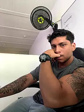 Nicolasmontoya16 online show from 09/13/25, 08:08