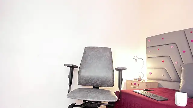 Maia 520 online show from 02/12/26, 05:41