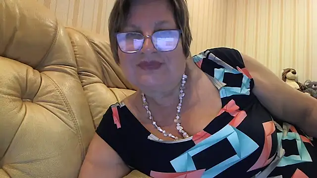 Snapshot of Simply_woman chatting on 05/23/26, 10:03 Simply woman online show from 05/23/26, 10:03