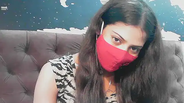 Snapshot of elize__ chatting on 10/29/25, 01:02 elize online show from 10/29/25, 01:02