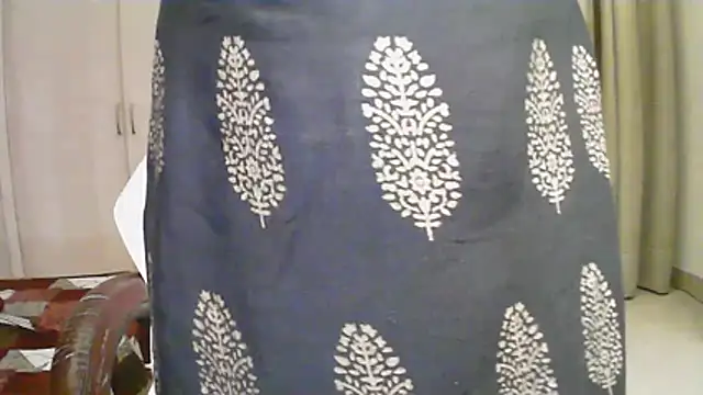 elize   online show from 01/11/26, 03:33